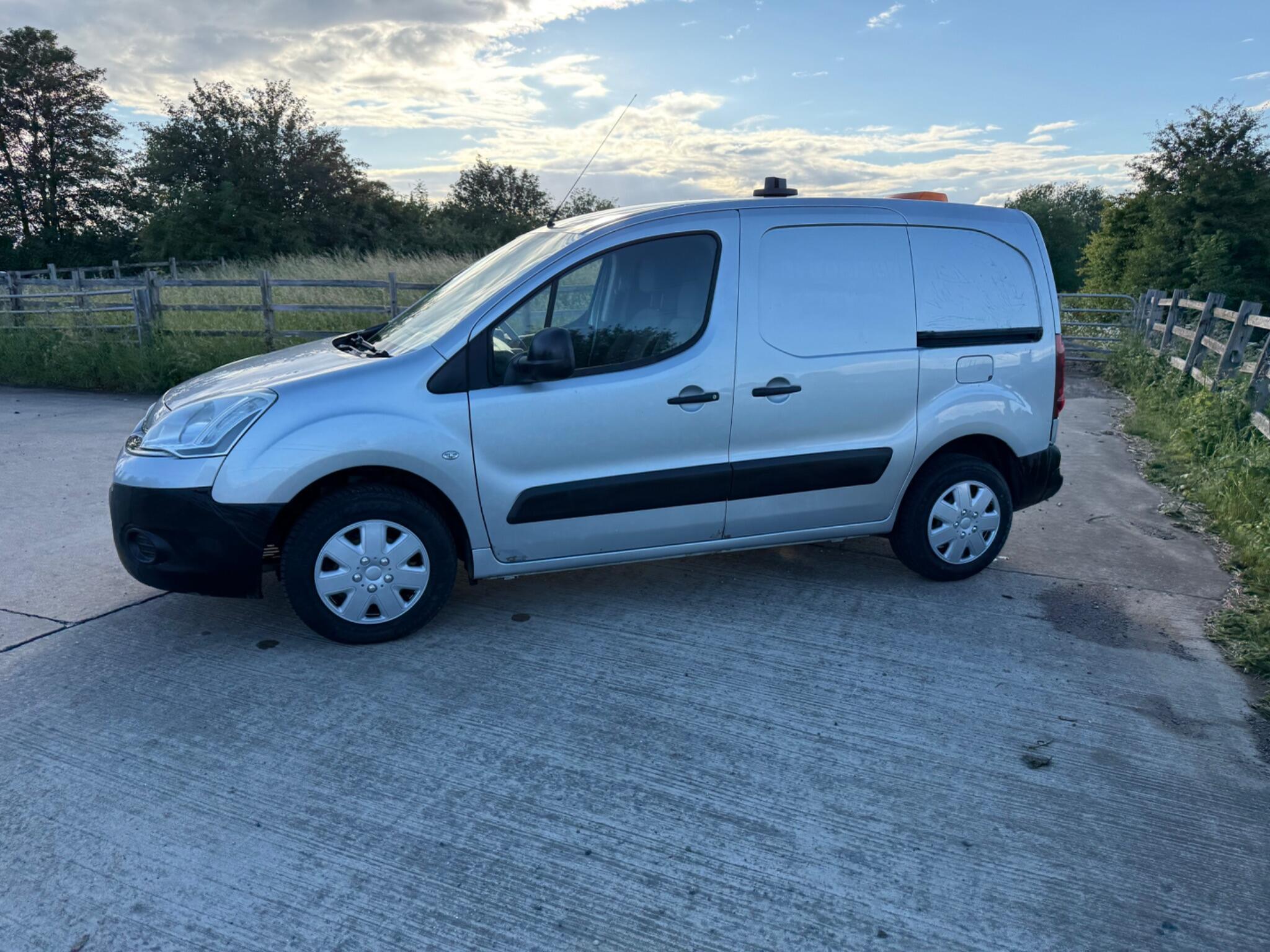Citroen Berlingo 1.6 HDi 850 Enterprise L1 5dr — photo 61 of 92